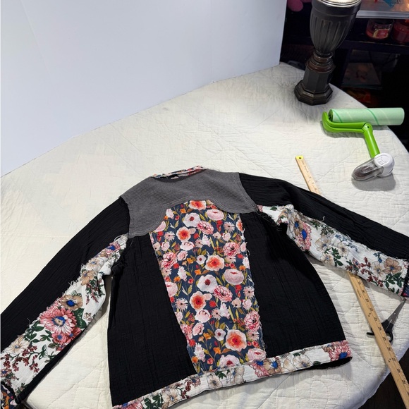POL Black Floral Patchwork Utility Jacket - Picture 13 of 16